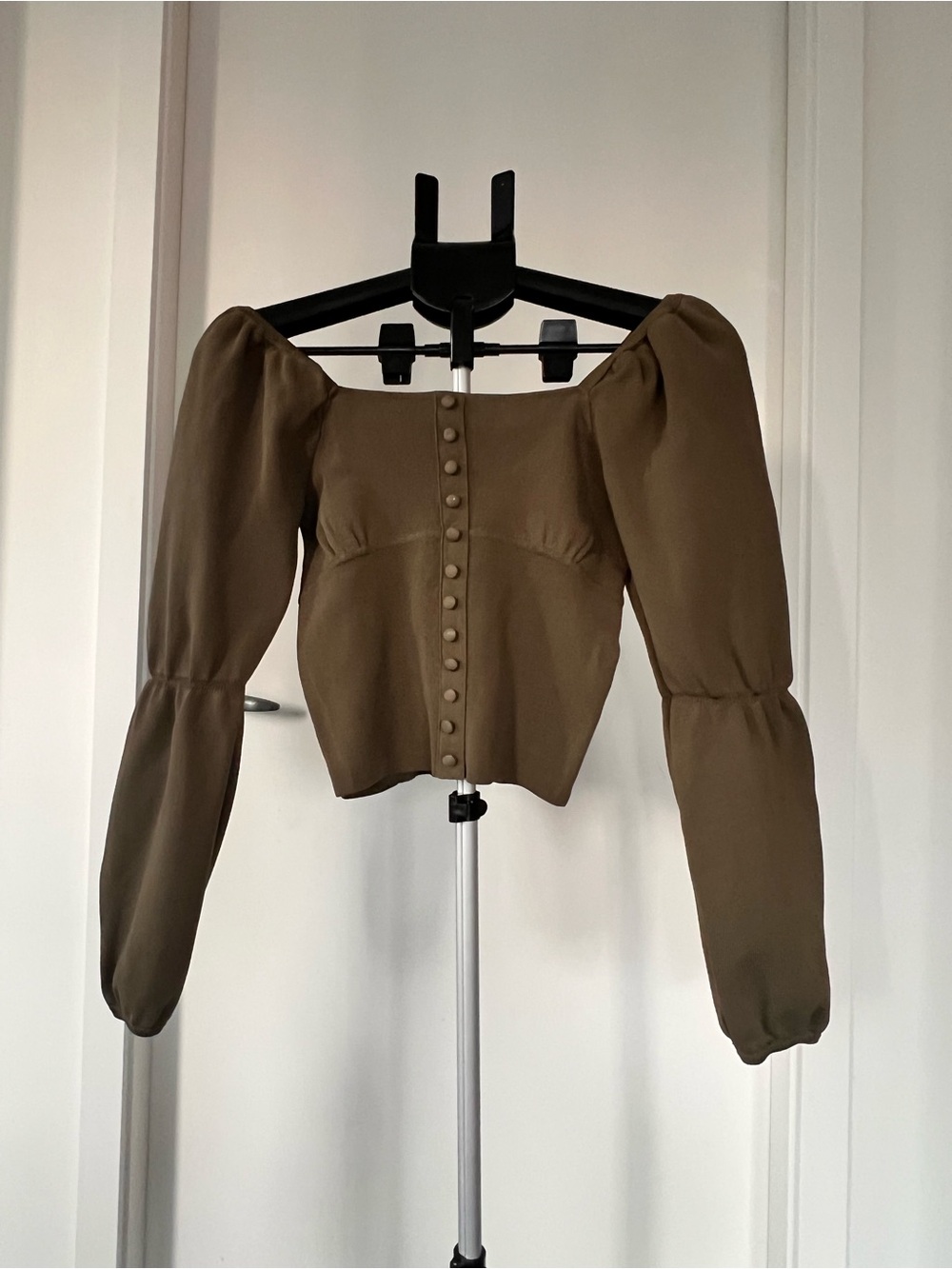 Zara Olive Puff-Sleeve Button-Front Crop Top